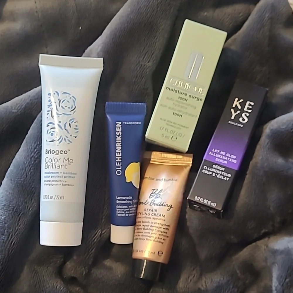 Travel sized items - Picture 1 of 6